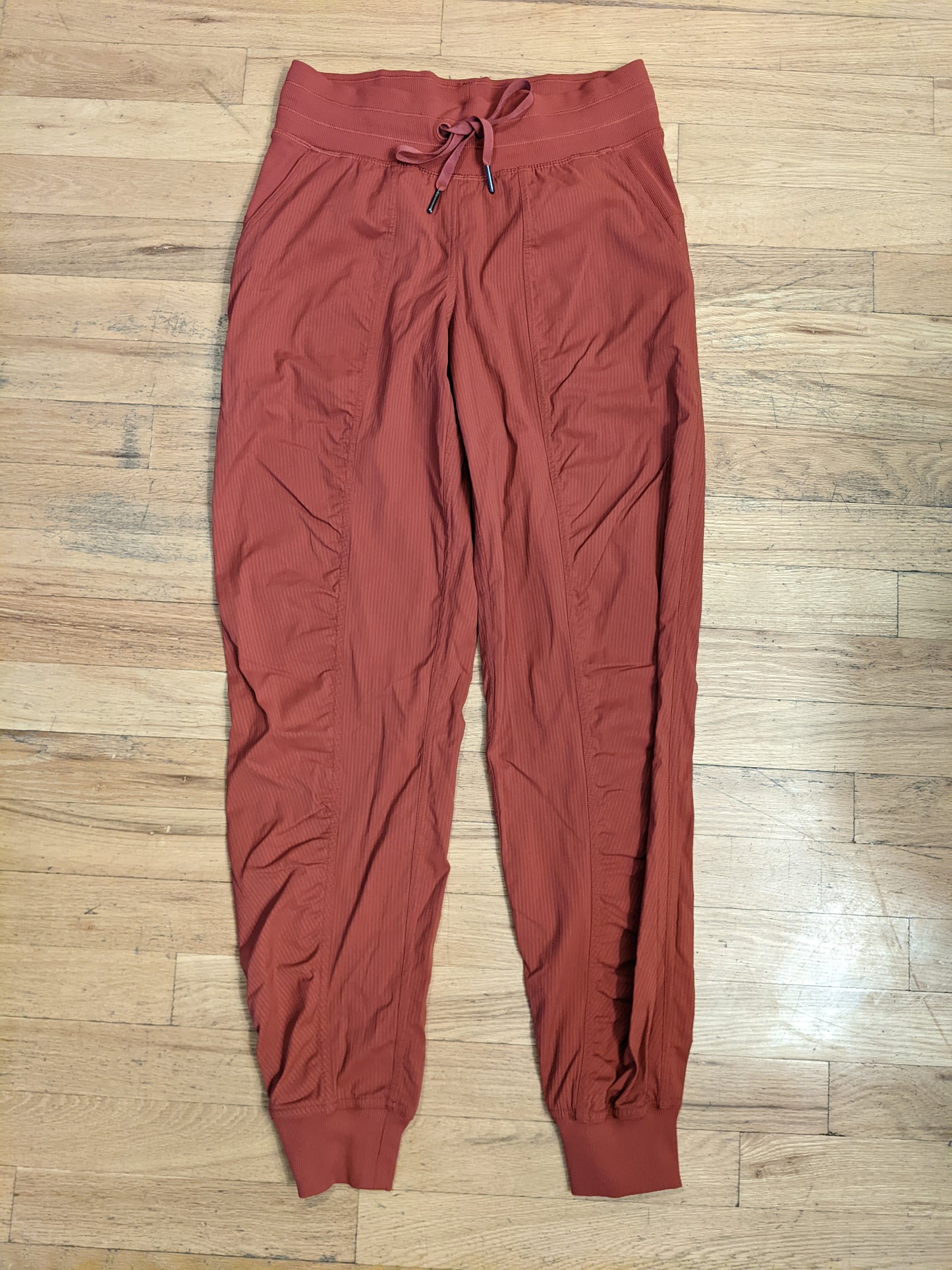 Lululemon Dance Studio Jogger
Dark Terracotta sz 4