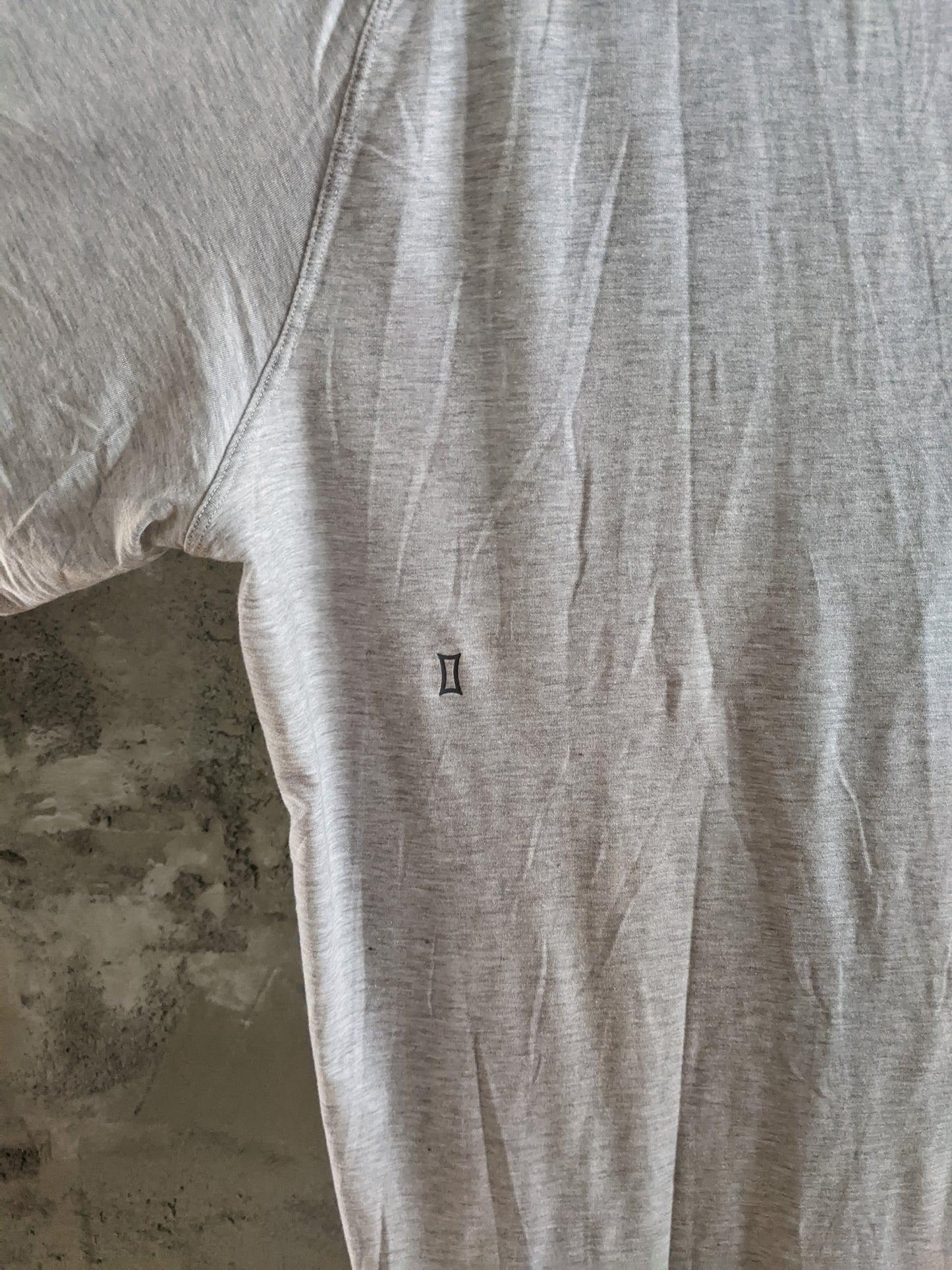 Kit & Ace light grey tencel t-shirt sz Lrg