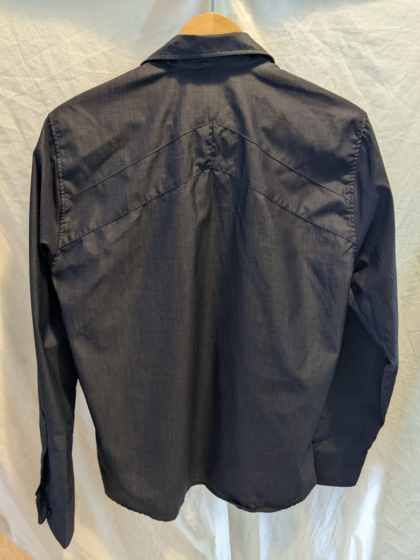 Hors de Combat chambray 100% cotton button up sz Lrg.