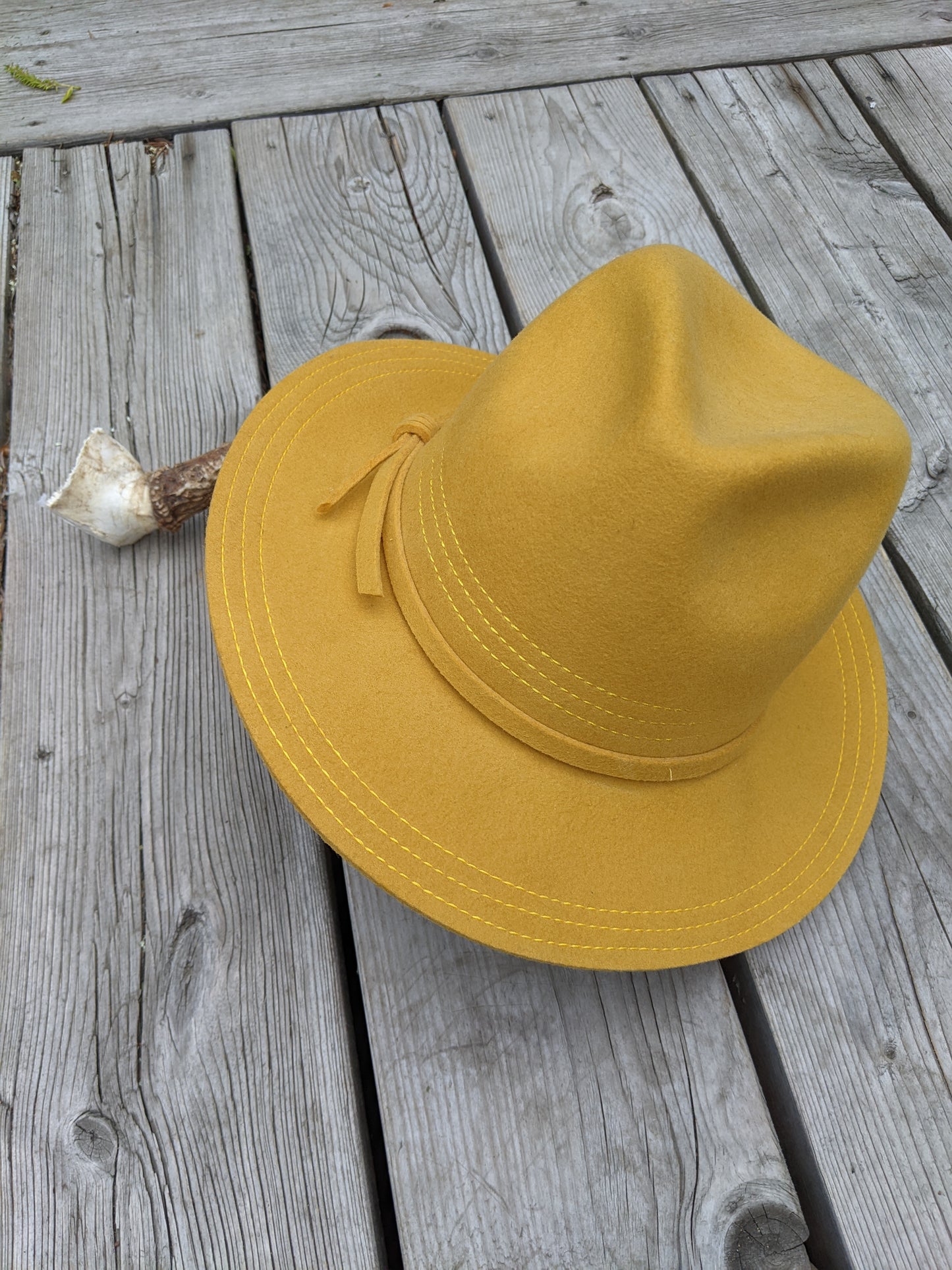 Brixton mustard yellow hat sz S