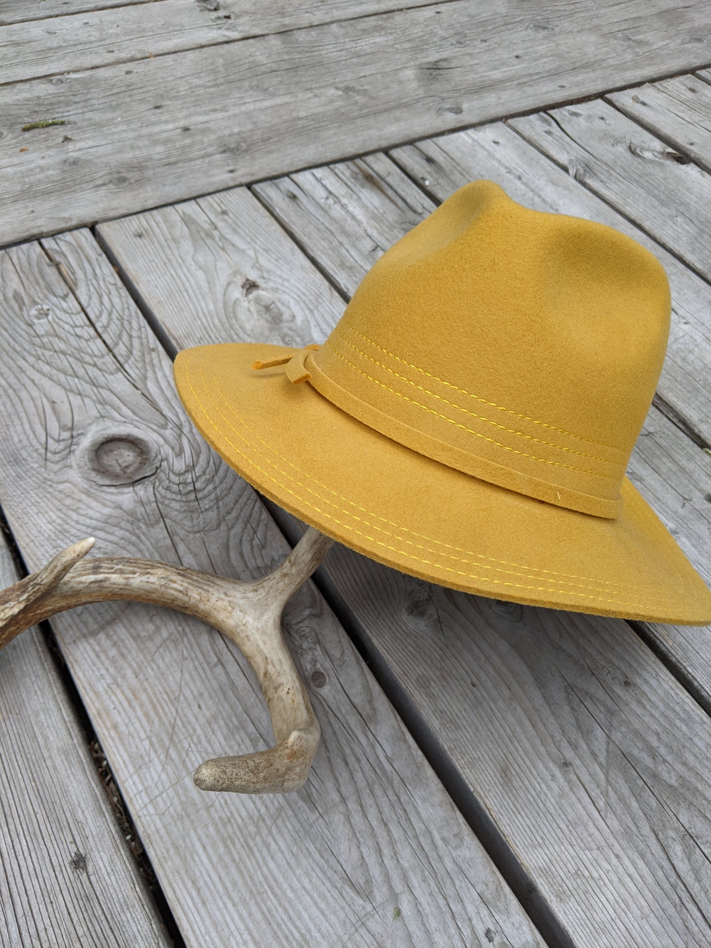 Brixton mustard yellow hat sz S