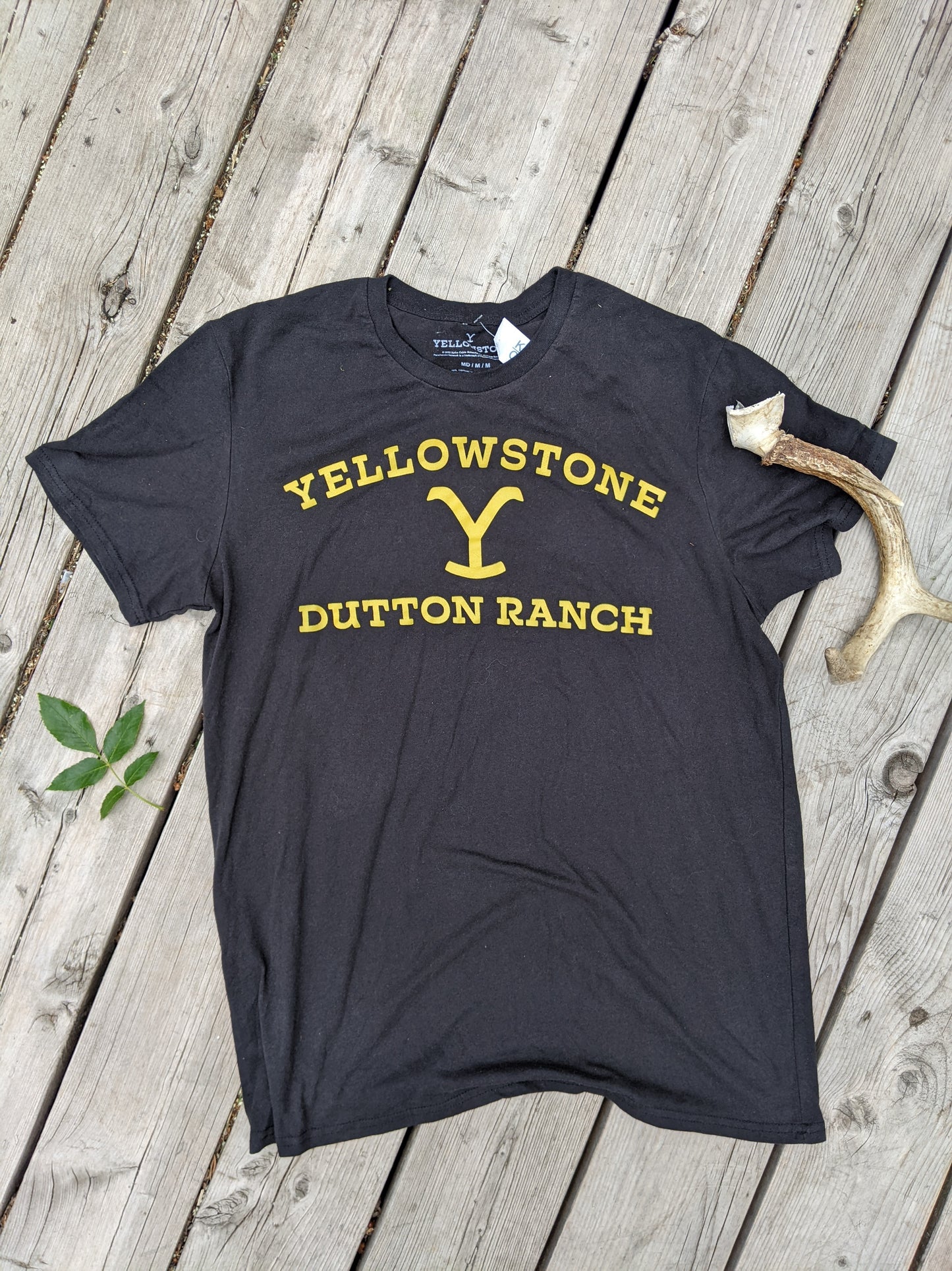 Yellowstone ranch t-shirt sz mens Med