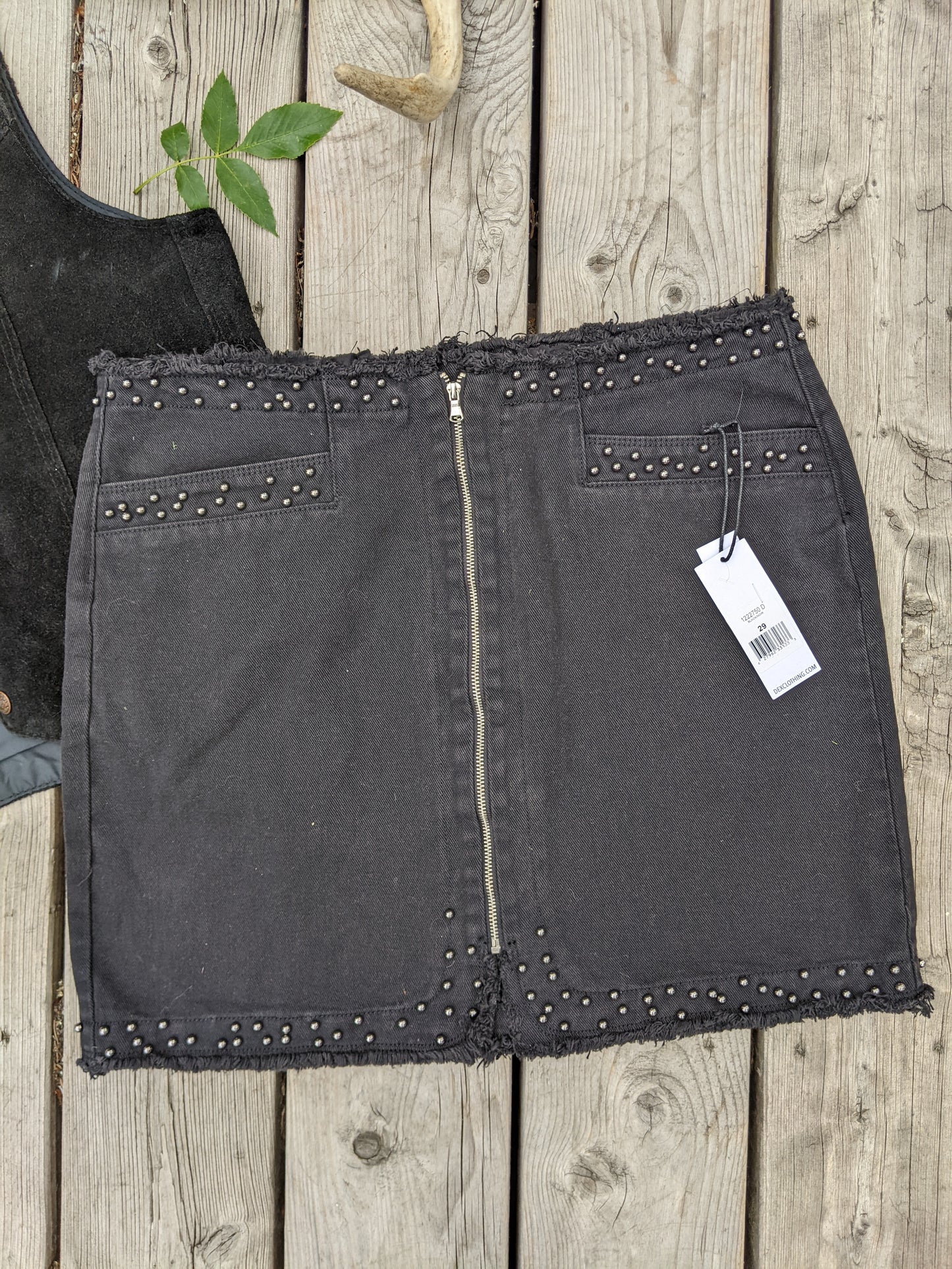 NWT! Dex studded denim skirt sz 29