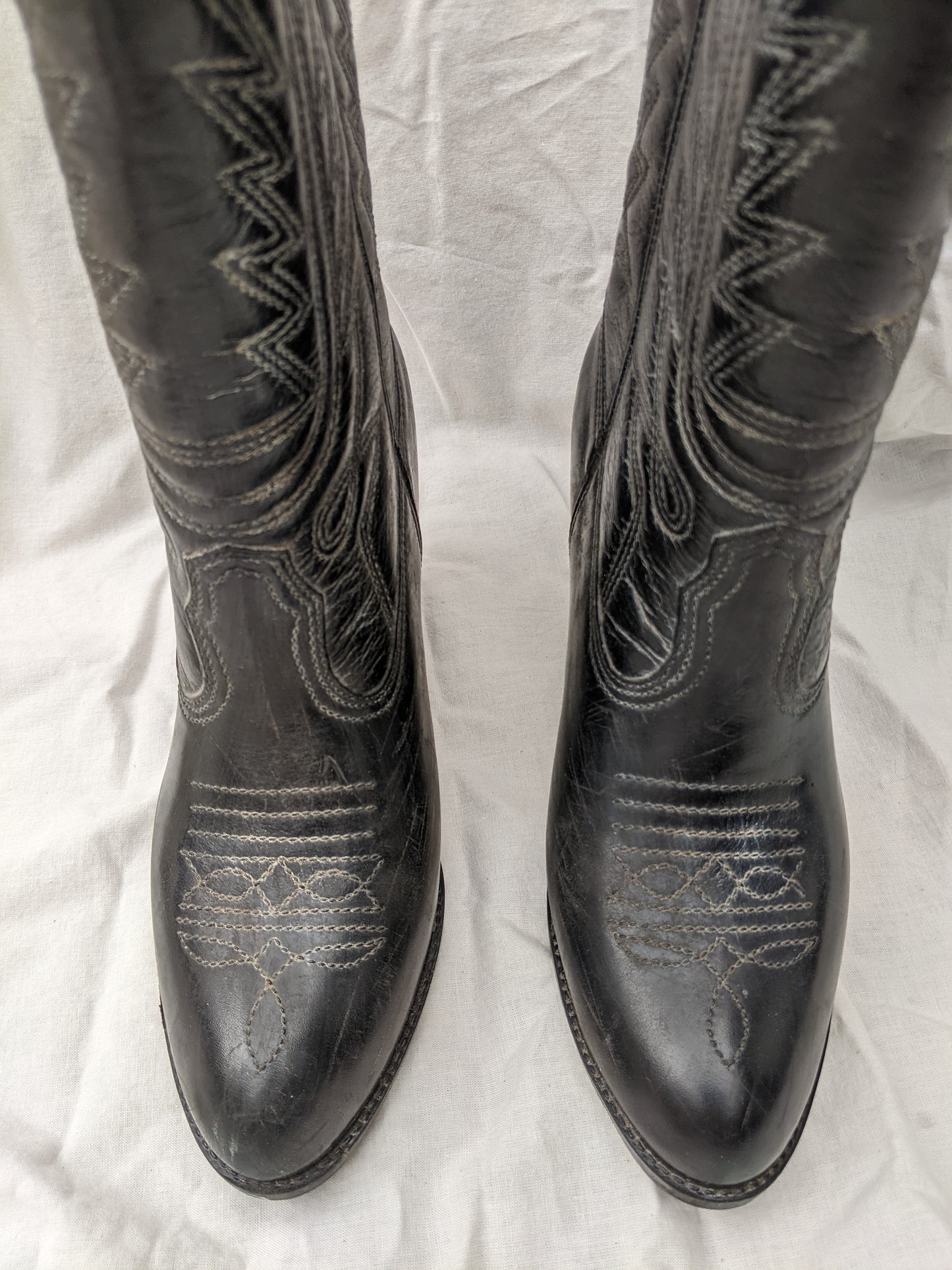 Waterproof rubber cowboy boots sz 7. Made in Canada