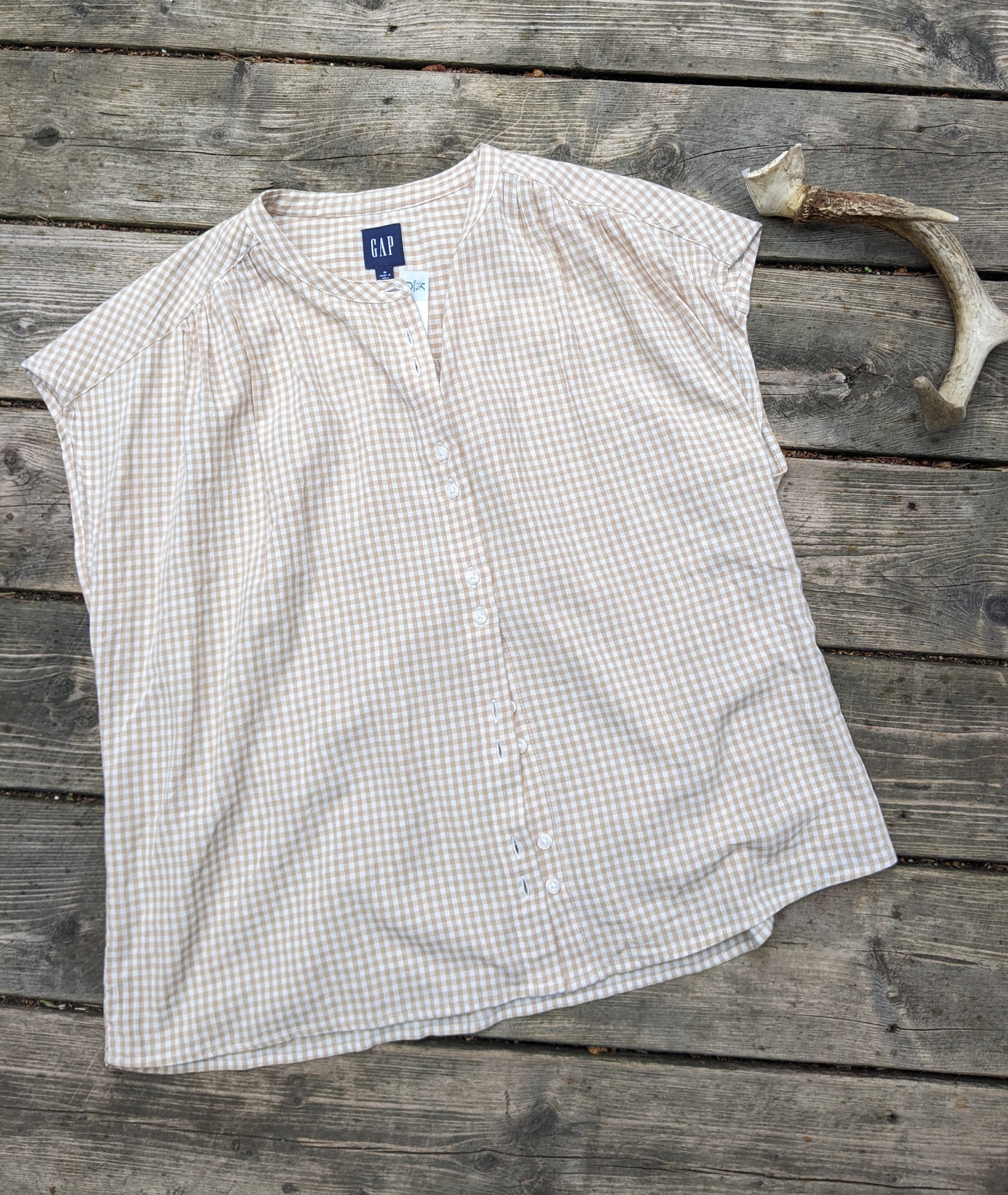 Gap gingham button up top sz M