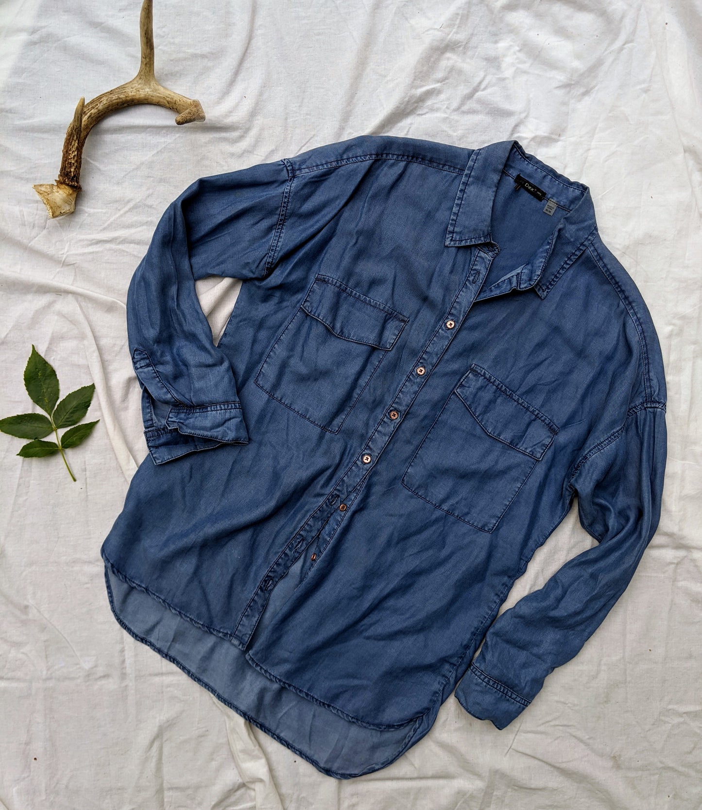 Dex denim button up sz M