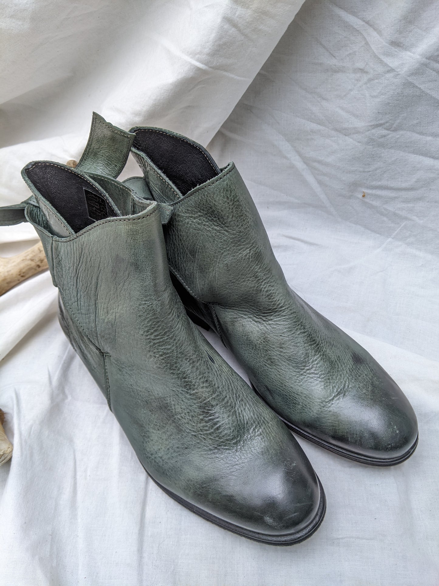 Hudson "Etty Boot" sz 36 in dip dye green. Worn once!