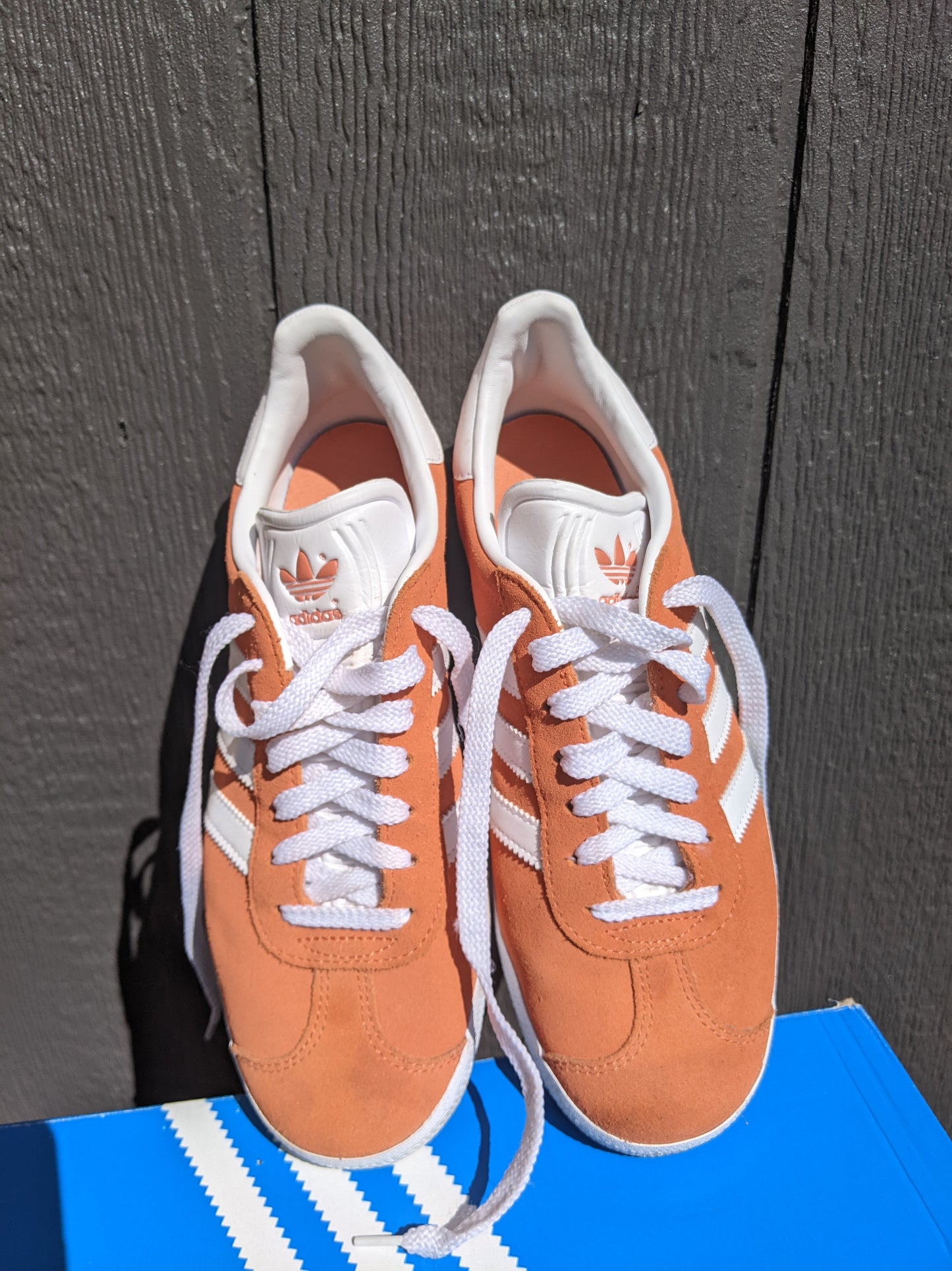 Adidas suede Gazelle in solar orange sz 8