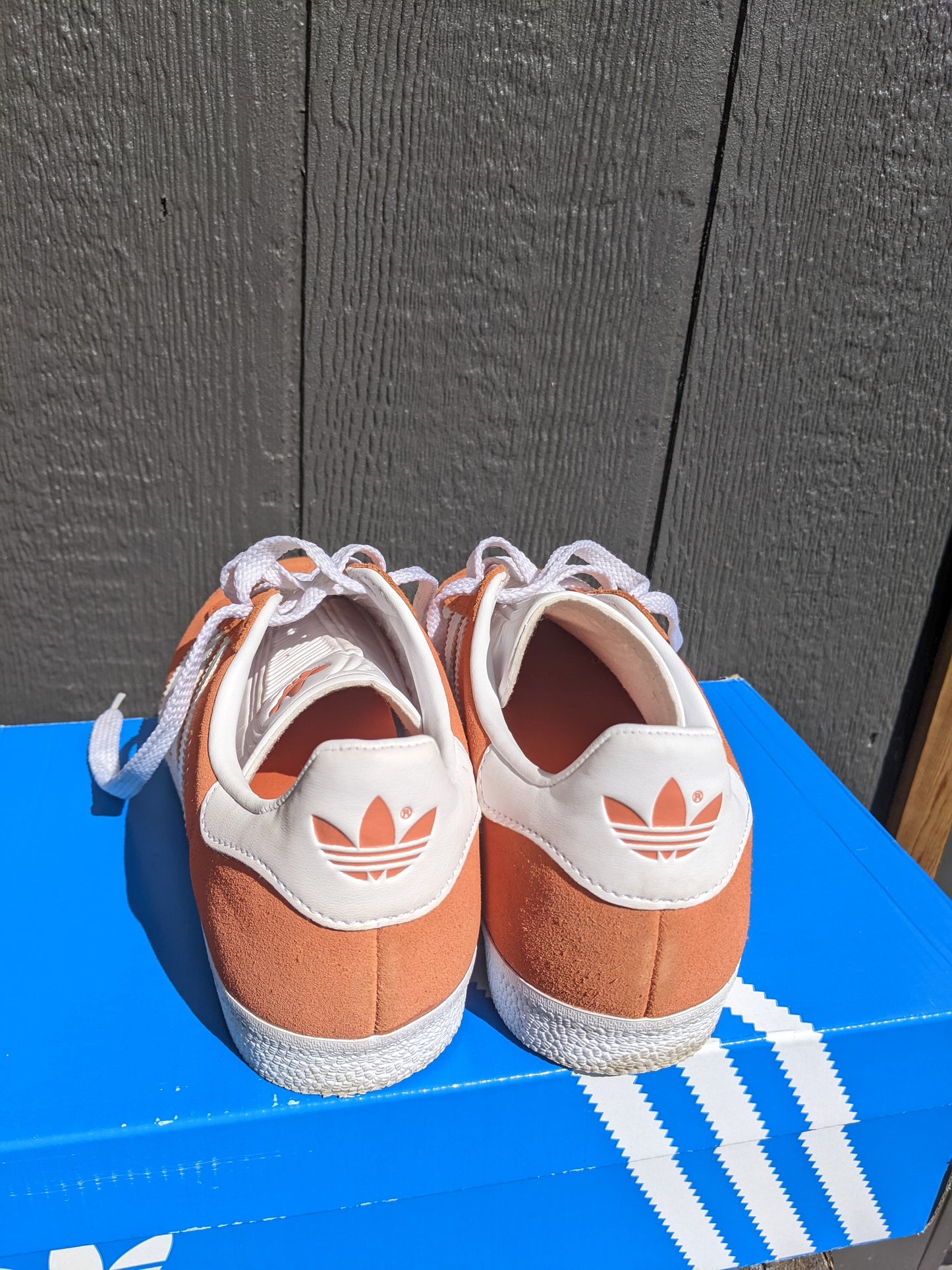 Adidas suede Gazelle in solar orange sz 8