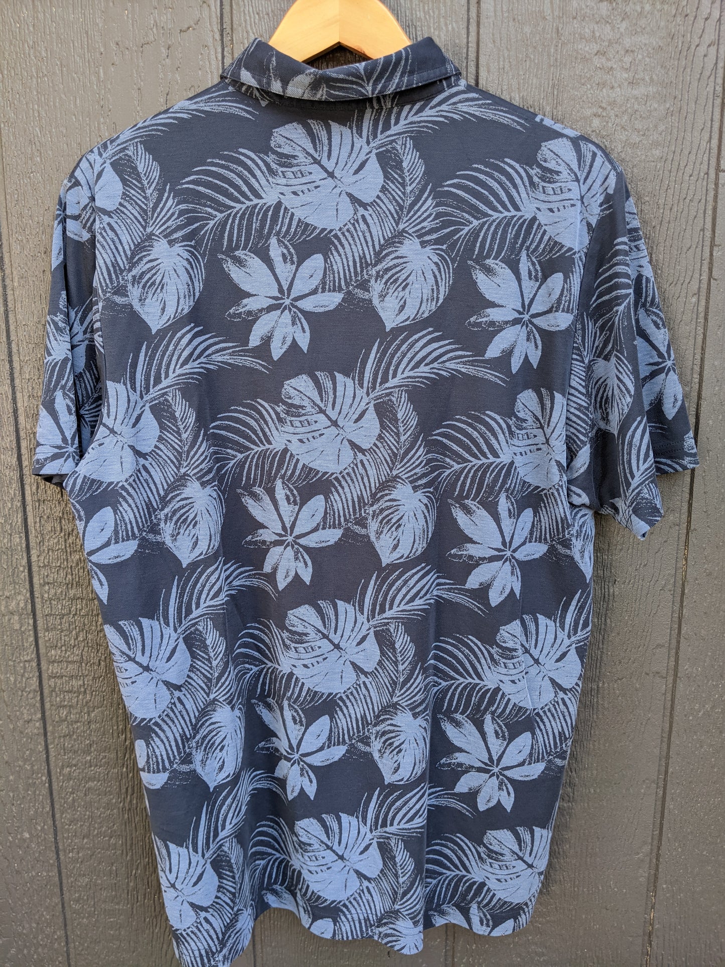 TRAVISMATHEW
Men's Ball Hog Short Sleeve Shirt sz L