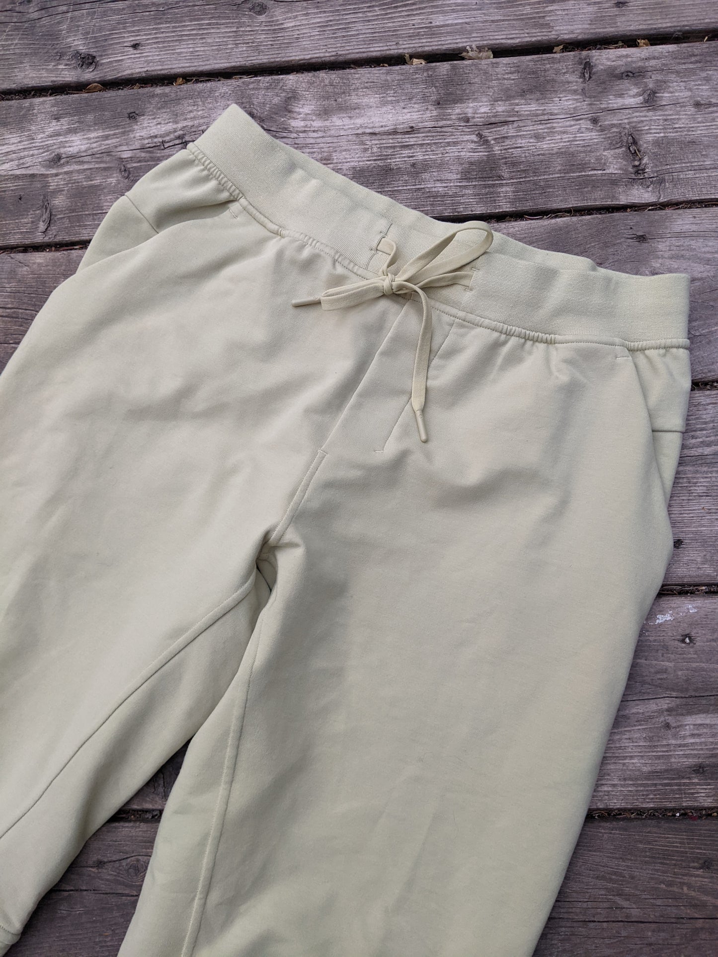 Lululemon City Sweat Jogger in 
Dew Green Sz Lrg