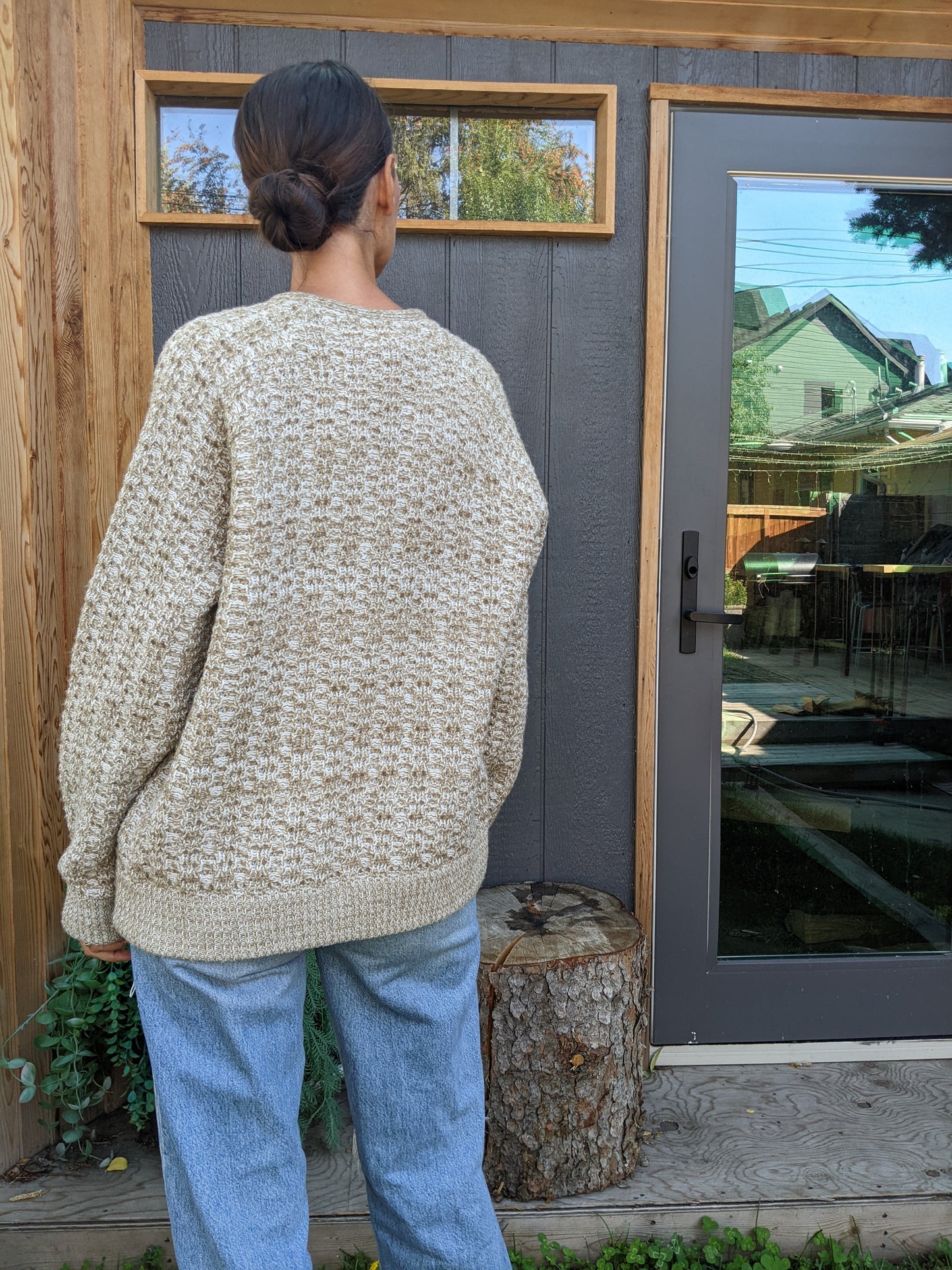 Vintage chunky cable knit cardigan. Fits M/L