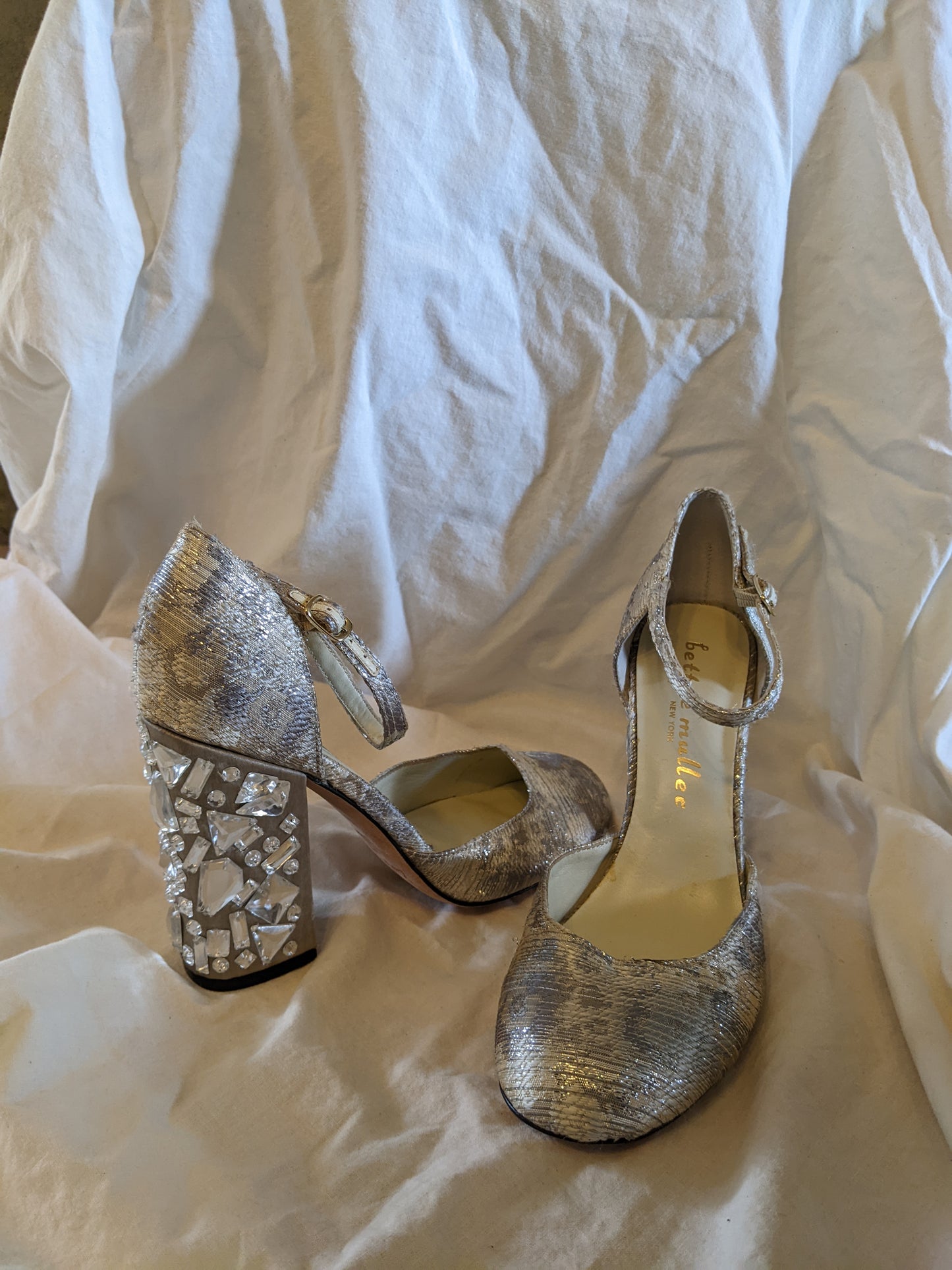 Bettye Muller Mary Jane brocade pumps with rhinestone embellished heel sz 8.