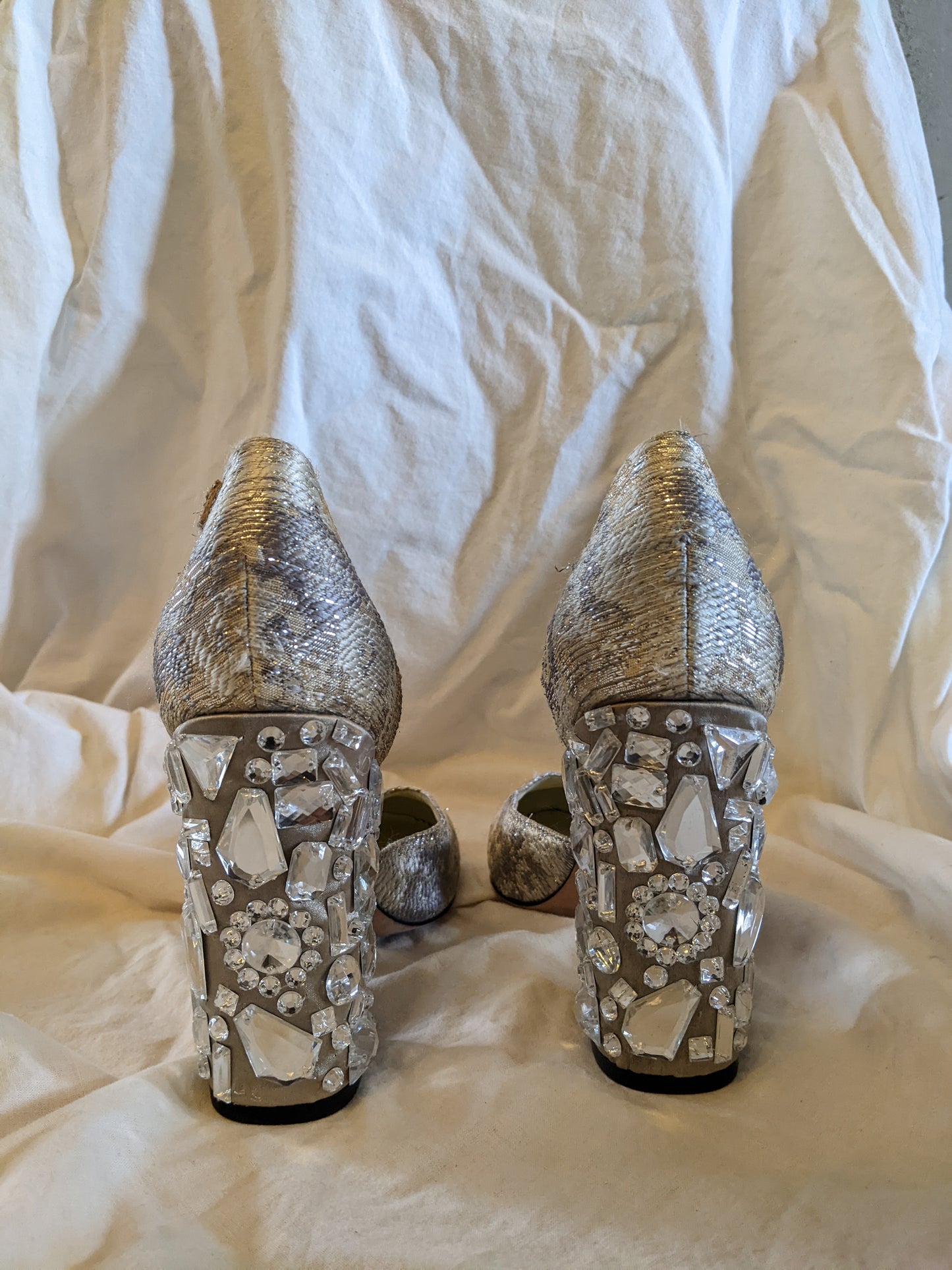 Bettye Muller Mary Jane brocade pumps with rhinestone embellished heel sz 8.