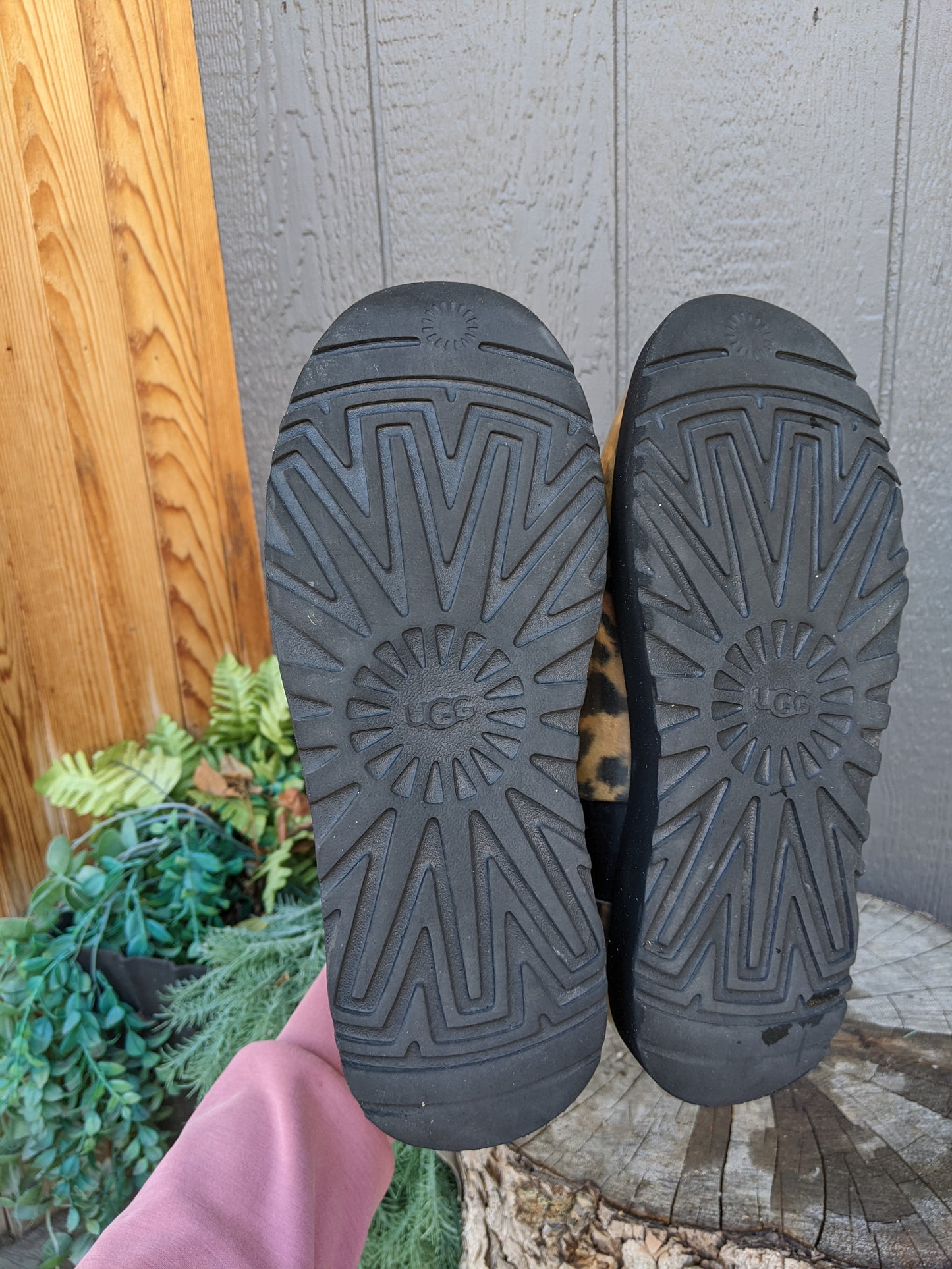 UGG Classic Clear Mini Panther sz 8.