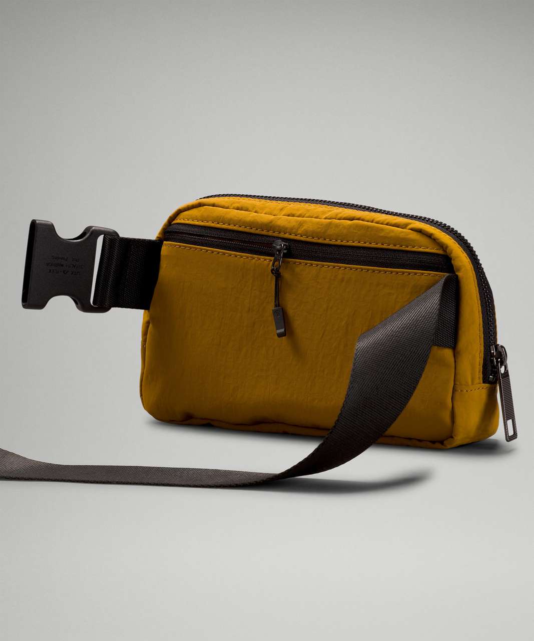 Lululemon Everywhere Belt Bag
Gold Spice