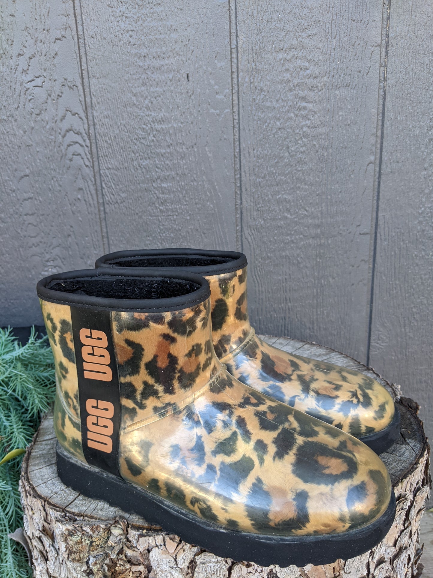 UGG Classic Clear Mini Panther sz 8.