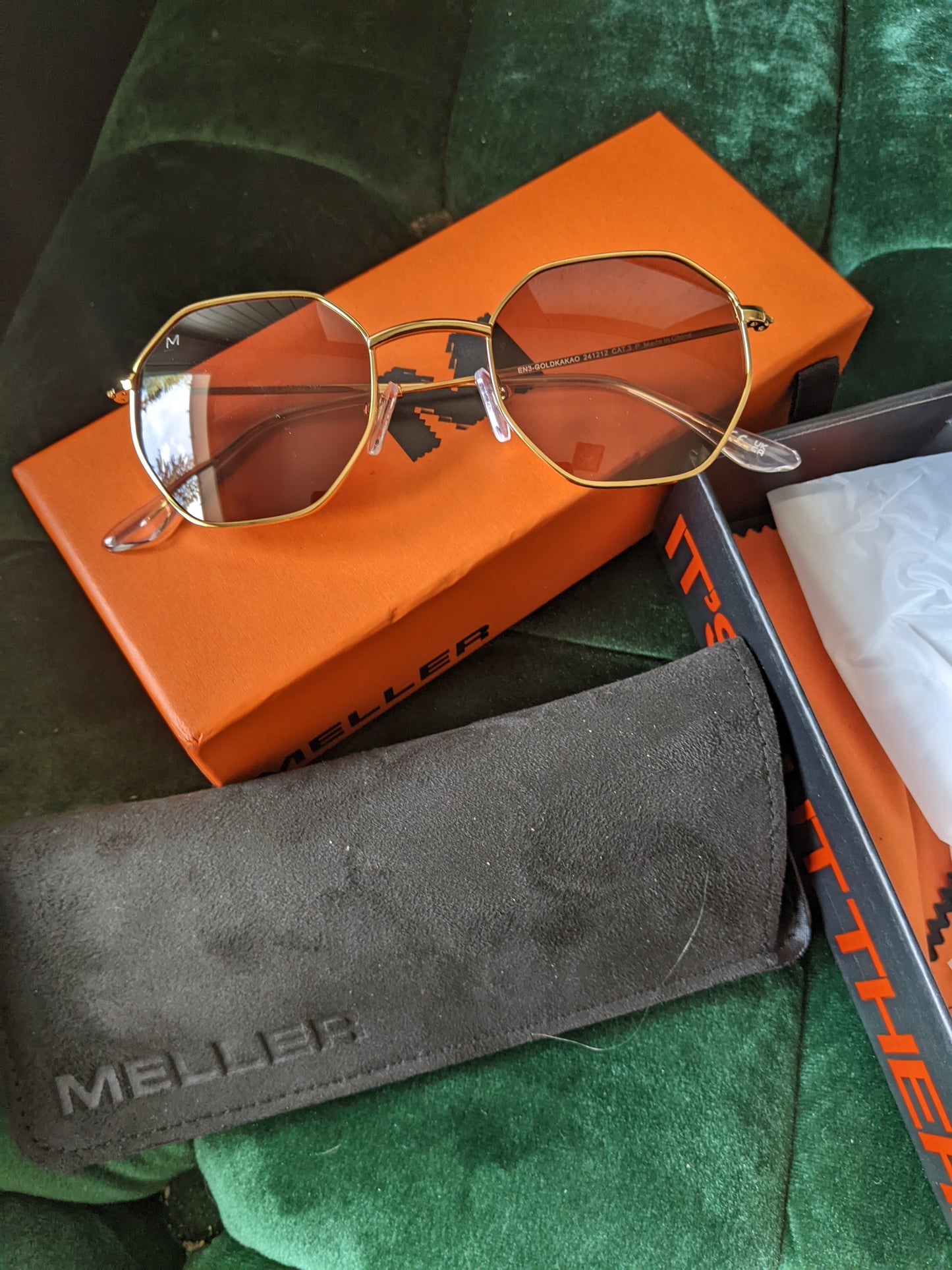 Brand new!! Meller ENDO
gold kakao unisex sunglasses