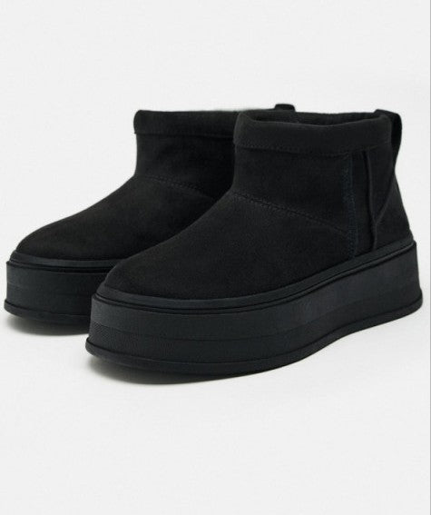 NWOT! Zara sz 39