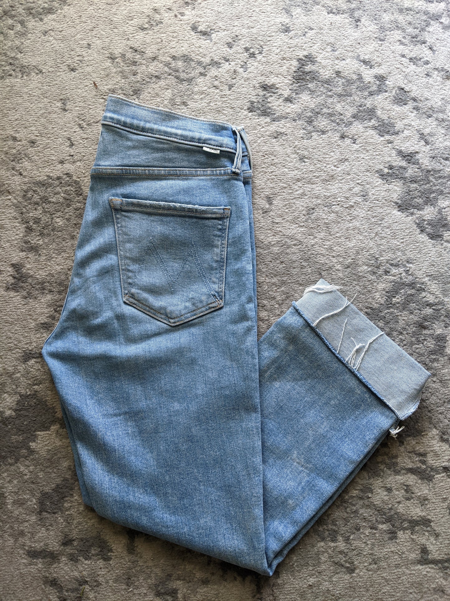 Mother
The Mid Rise Dazzler Ankle Step Fray | Ropin' & Ridin sz 31
