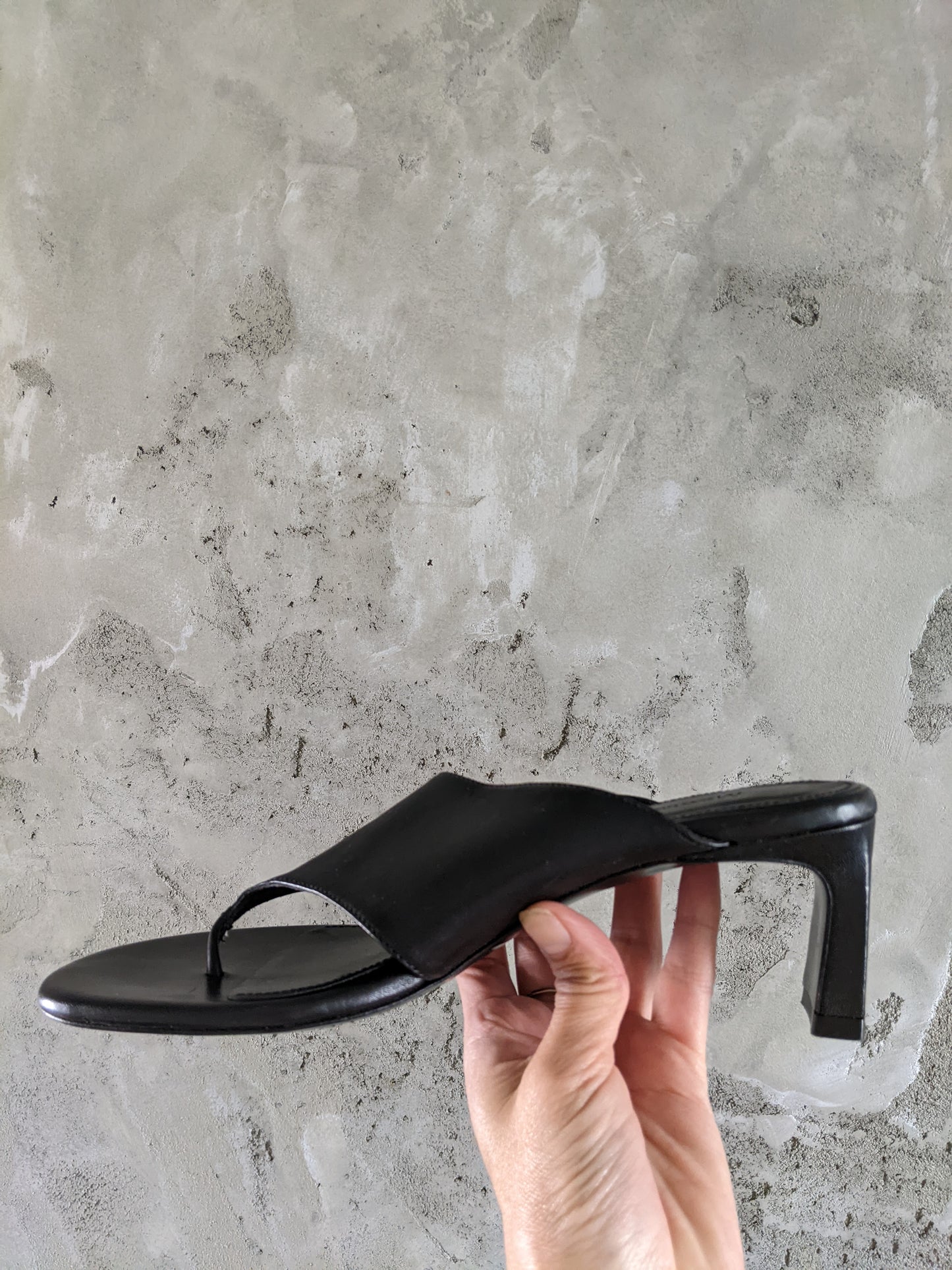 Massimo Dutti nappa leather sandals sz 39
