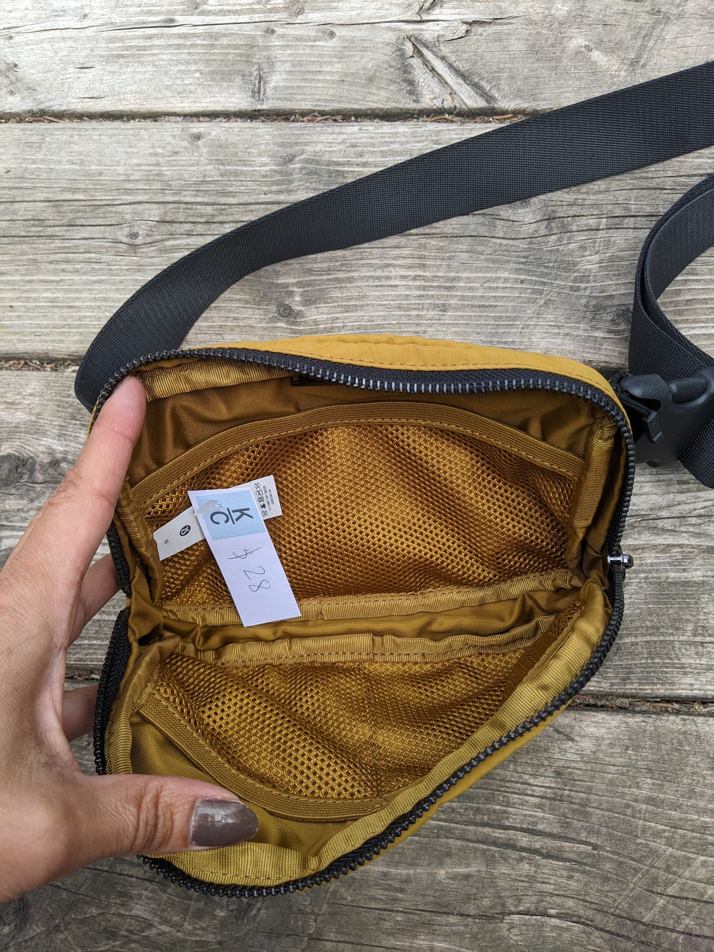 Lululemon Everywhere Belt Bag
Gold Spice