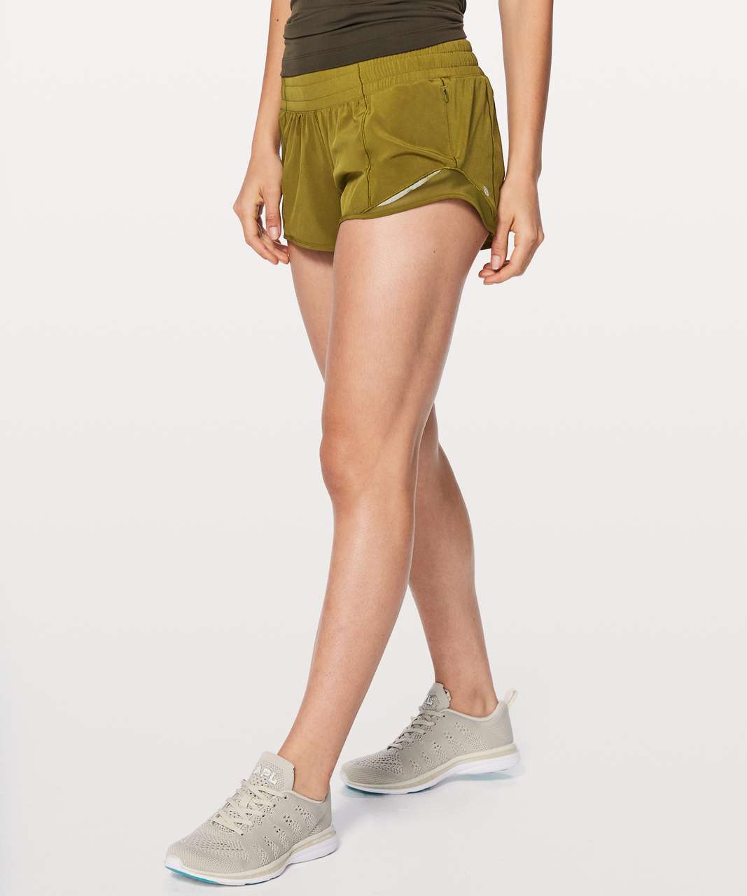 Lululemon Hotty Hot Short II (2.5")
Meadow sz 6