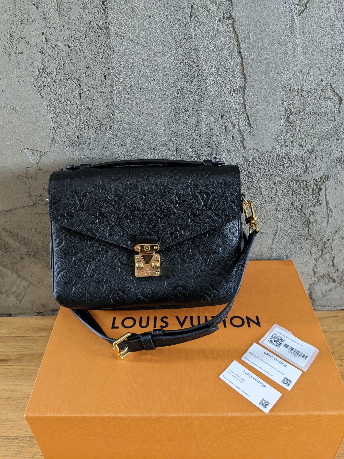 Brand new! Louis Vuitton Pochette Méti