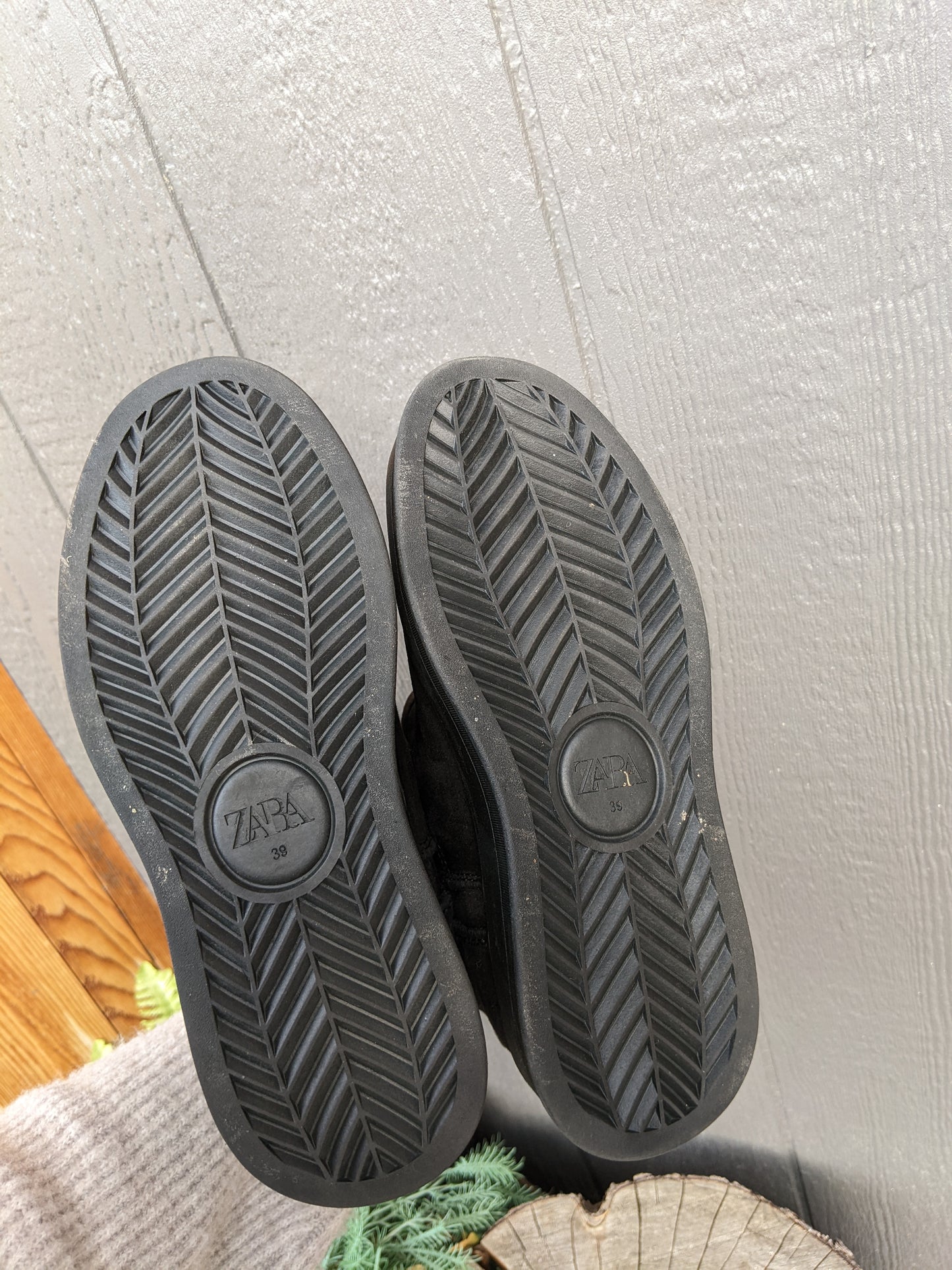 NWOT! Zara sz 39
