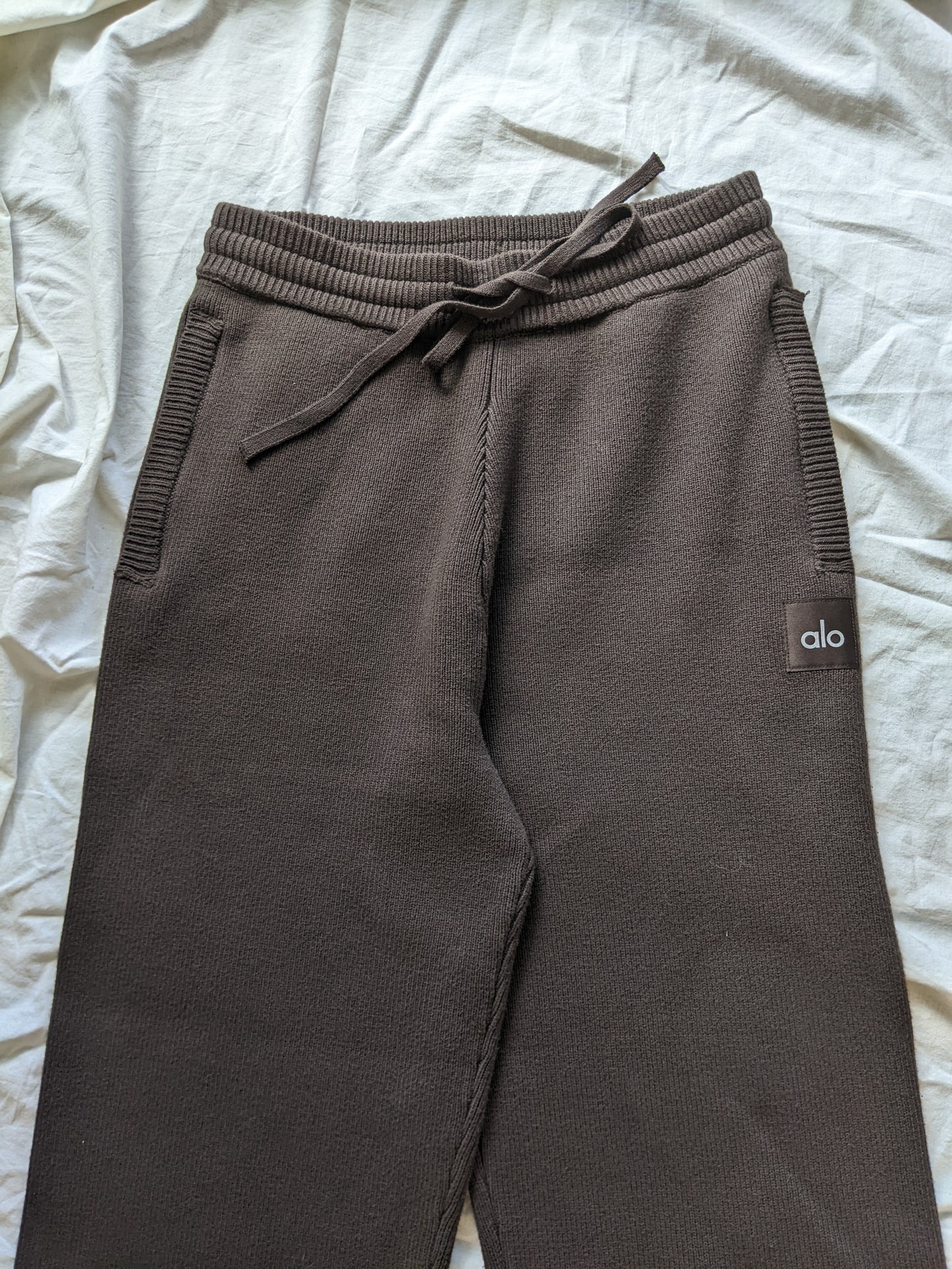 NWOT! Alo Yoga Scholar Straight Leg Sweatpant sz XS (unisex sizing! Fit big!)