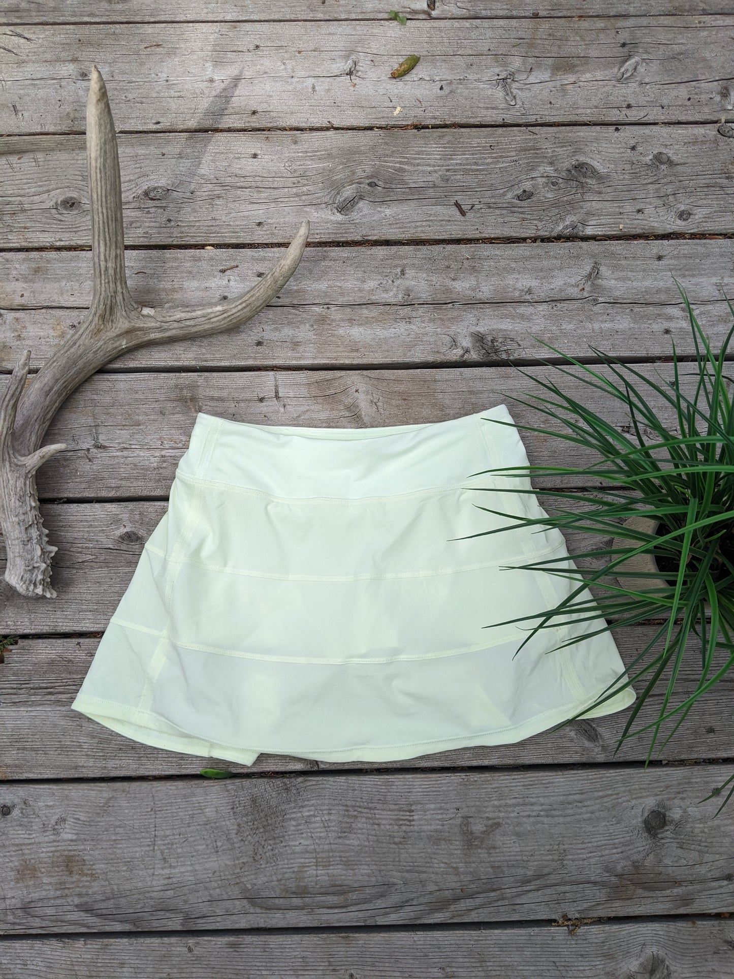 Lululemon Pace Rival Mid-Rise Skirt sz 4
