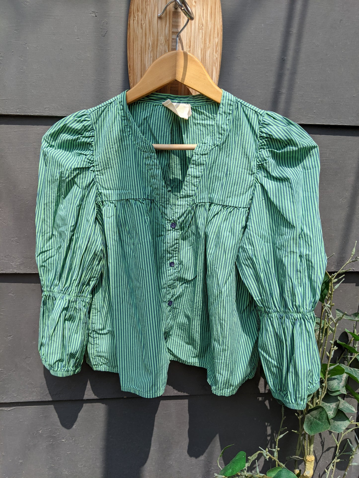 Nation LTD
"Geneva Romantic Crop Blouse" sz XS