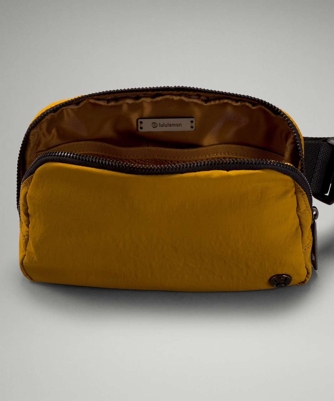 Lululemon Everywhere Belt Bag
Gold Spice