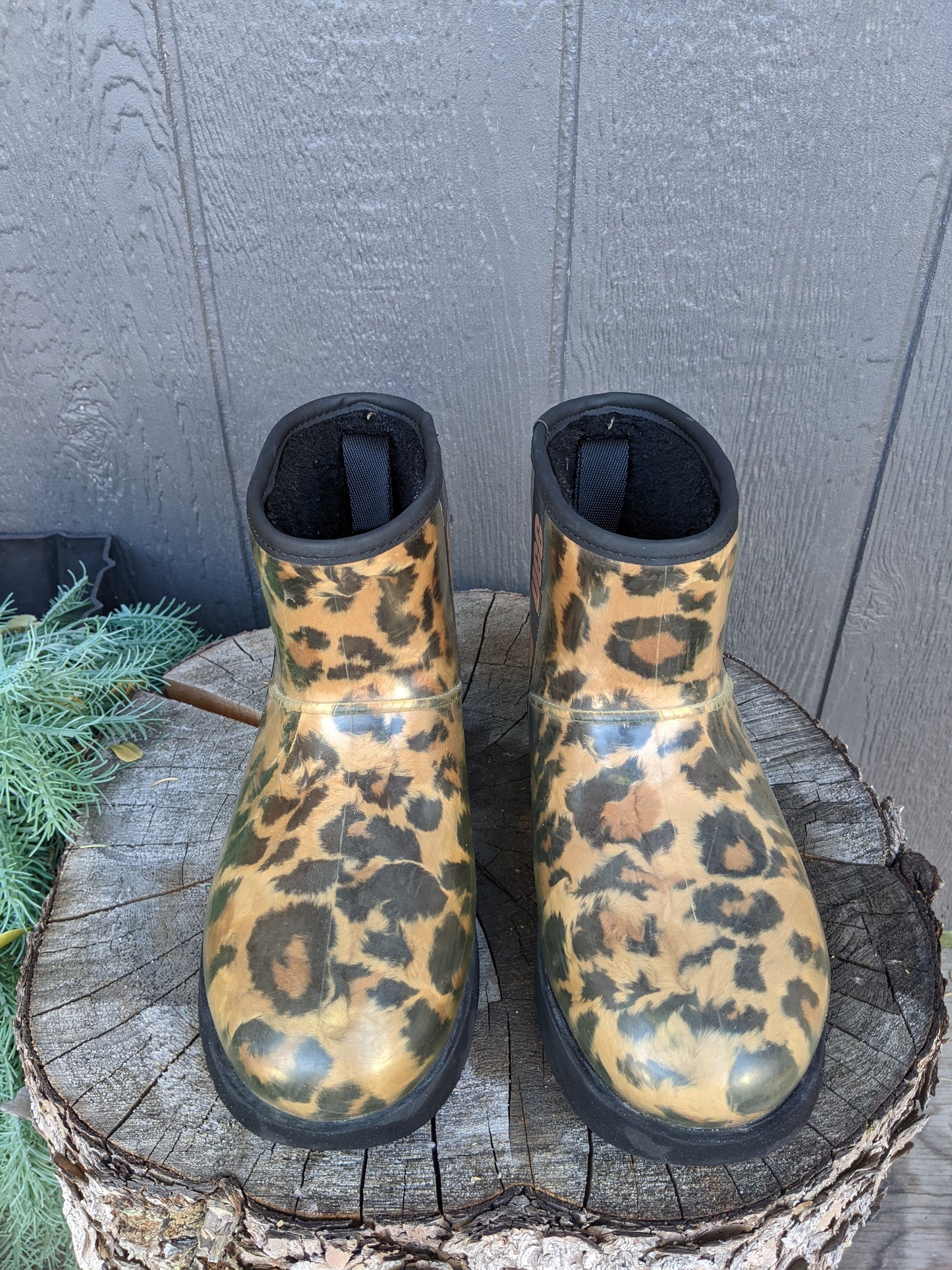 UGG Classic Clear Mini Panther sz 8.