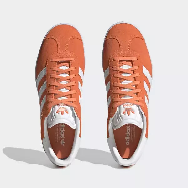 Adidas suede Gazelle in solar orange sz 8