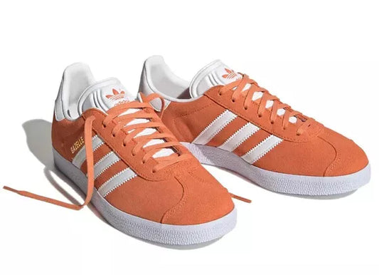 Adidas suede Gazelle in solar orange sz 8